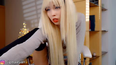 Snapshot of sigmasian chatting on 12.27.24 OF instagram sigmaasian twitter sigmasian online show from 12.27.24