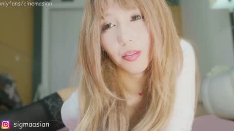 Snapshot of sigmasian chatting on 01.21.25 OF instagram sigmaasian twitter sigmasian online show from 01.21.25