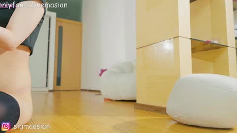 Snapshot of sigmasian chatting on 01.31.25 OF instagram sigmaasian twitter sigmasian online show from 01.31.25