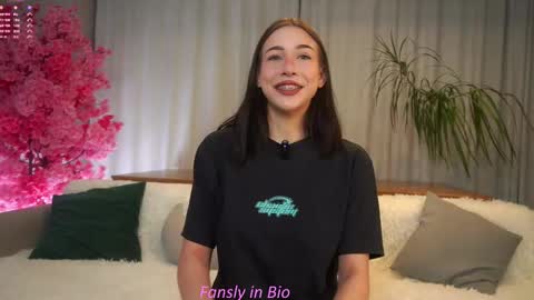 Eva  online show from 10.12.25