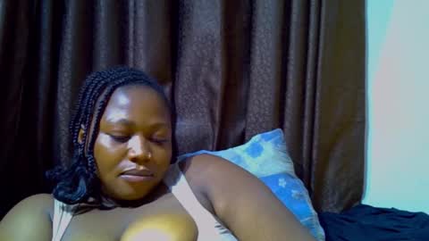 Snapshot of silky_caramel chatting on 09.24.25 Caramel online show from 09.24.25