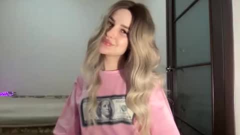 Snapshot of silkybabe19 chatting on 12.05.25 silkybabe19 online show from 12.05.25