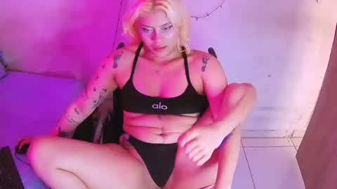 Snapshot of silla733914 chatting on 08.02.26 Elektra chair online show from 08.02.26