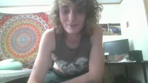 Snapshot of sillycutecow chatting on 11.03.25 Hailey online show from 11.03.25