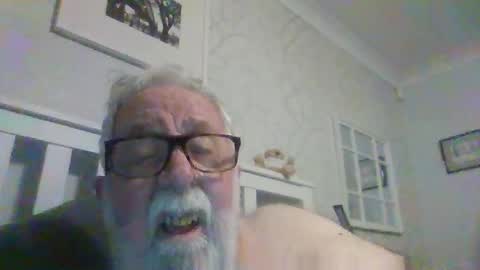 Snapshot of sillyoldman45221063 chatting on 04.01.26 sillyoldman45221063 online show from 04.01.26