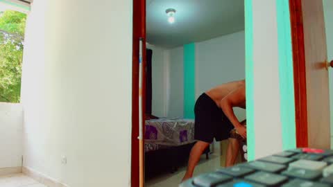 Snapshot of silvano_torrez chatting on 12.04.24 silavno online show from 12.04.24