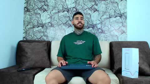 Snapshot of silvano_torrez chatting on 12.24.24 silavno online show from 12.24.24