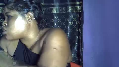 Snapshot of silver_baby06 chatting on 10.24.25 silver baby06 online show from 10.24.25