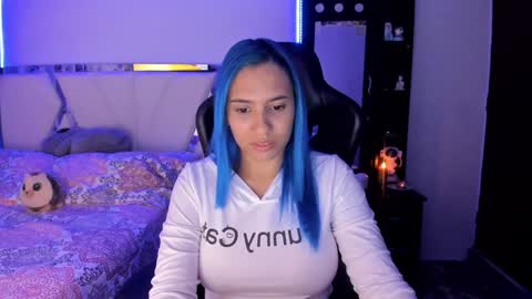   powder    online show from 01.17.25