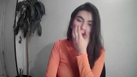 Snapshot of silviecollins chatting on 12.27.24 Silvie online show from 12.27.24