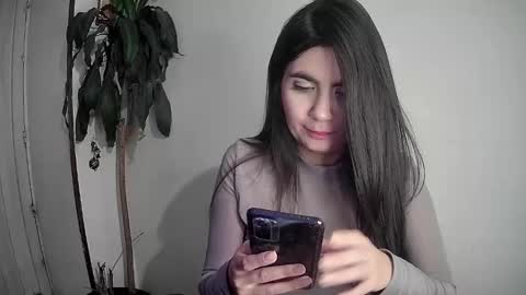 Snapshot of silviecollins chatting on 12.28.24 Silvie online show from 12.28.24