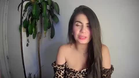 Snapshot of silviecollins chatting on 01.09.25 Silvie online show from 01.09.25