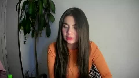 Snapshot of silviecollins chatting on 01.16.25 Silvie online show from 01.16.25