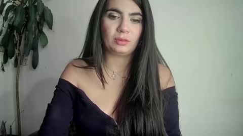 Snapshot of silviecollins chatting on 01.30.25 Silvie online show from 01.30.25