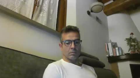 Snapshot of simmeturbate chatting on 11.22.25 Italiandaddyitalydickassbottomassholecomshowmasturbatenudeboyitalyatleticcutemuscolarhardcockdickboy online show from 11.22.25