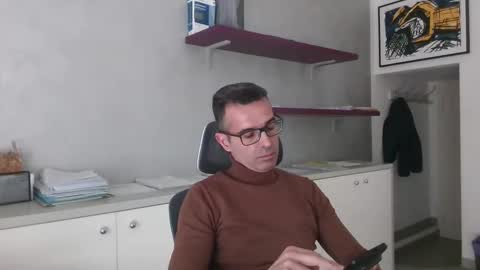 Snapshot of simmeturbate chatting on 03.10.26 Italiandaddyitalydickassbottomassholecomshowmasturbatenudeboyitalyatleticcutemuscolarhardcockdickboy online show from 03.10.26