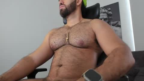simon_leon01 online show from 04.07.26