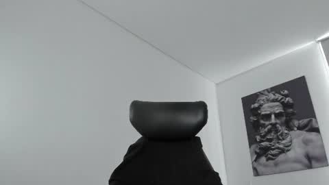 simon_leon01 online show from 07.12.26