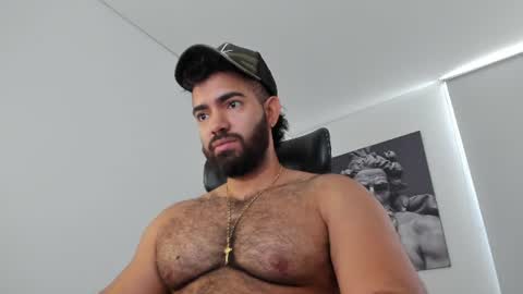 simon_leon01 online show from 07.25.26