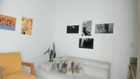 Snapshot of simone_4201 chatting on 01.31.25 Sim. online show from 01.31.25