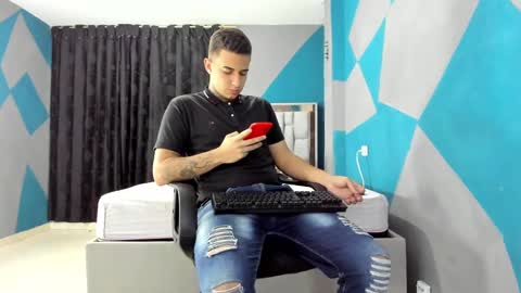 Snapshot of simonkeler chatting on 12.13.24 SIMON KELER online show from 12.13.24