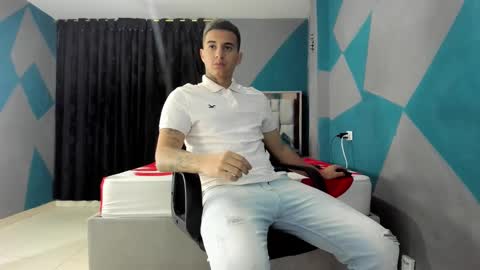 Snapshot of simonkeler chatting on 12.29.24 SIMON KELER online show from 12.29.24