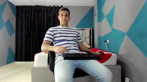 Snapshot of simonkeler chatting on 01.03.25 SIMON KELER online show from 01.03.25