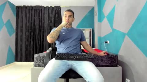 Snapshot of simonkeler chatting on 02.10.25 SIMON KELER online show from 02.10.25