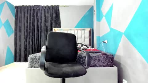 Snapshot of simonkeler chatting on 02.16.25 SIMON KELER online show from 02.16.25