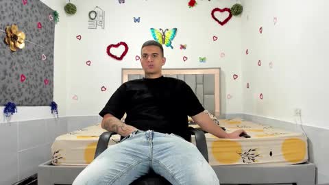 Snapshot of simonkeler chatting on 09.14.25 SIMON KELER online show from 09.14.25