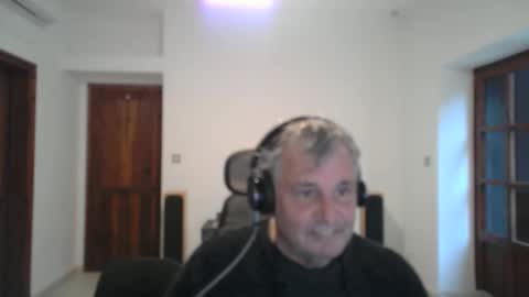 Snapshot of simonthenudist chatting on 02.12.26 Simon online show from 02.12.26