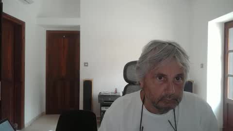 Snapshot of simonthenudist chatting on 04.27.26 Simon online show from 04.27.26