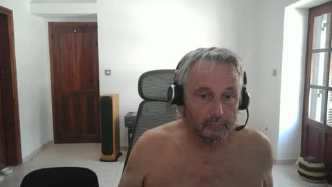 Snapshot of simonthenudist chatting on 06.18.26 Simon online show from 06.18.26