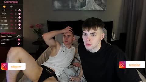 Snapshot of simonwnl chatting on 12.22.24 Simon online show from 12.22.24