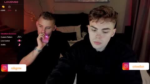 Snapshot of simonwnl chatting on 12.25.24 Simon online show from 12.25.24