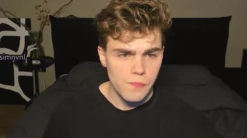 Snapshot of simonwnl chatting on 12.14.25 Simon online show from 12.14.25