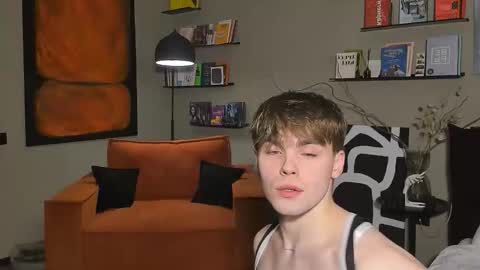 Snapshot of simonwnl chatting on 12.15.25 Simon online show from 12.15.25