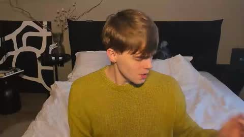 Snapshot of simonwnl chatting on 12.16.25 Simon online show from 12.16.25