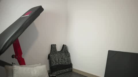 Snapshot of simoon_01 chatting on 01.21.25 SIMOON online show from 01.21.25