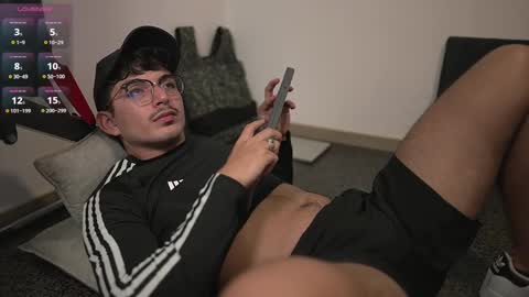 Snapshot of simoon_01 chatting on 03.04.25 SIMOON online show from 03.04.25