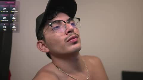 Snapshot of simoon_01 chatting on 03.05.25 SIMOON online show from 03.05.25