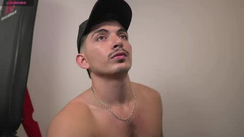 Snapshot of simoon_01 chatting on 03.09.25 SIMOON online show from 03.09.25