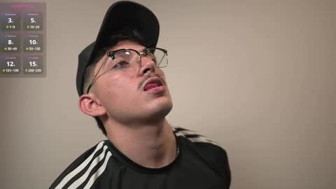 Snapshot of simoon_01 chatting on 03.11.25 SIMOON online show from 03.11.25