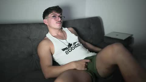 Snapshot of simoon_01 chatting on 10.16.25 SIMOON online show from 10.16.25