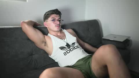 Snapshot of simoon_01 chatting on 10.16.25 SIMOON online show from 10.16.25