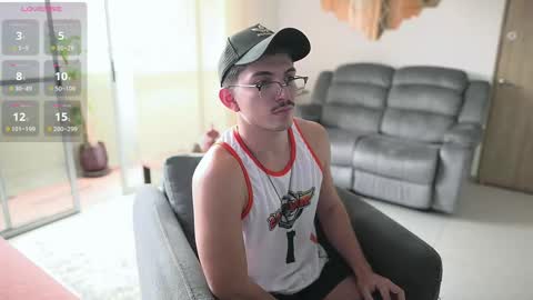 Snapshot of simoon_01 chatting on 10.25.25 SIMOON online show from 10.25.25