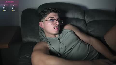 Snapshot of simoon_01 chatting on 11.04.25 SIMOON online show from 11.04.25