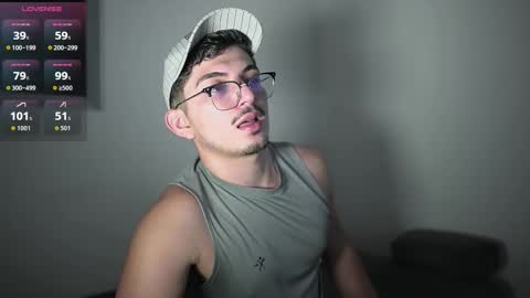 Snapshot of simoon_01 chatting on 11.10.25 SIMOON online show from 11.10.25