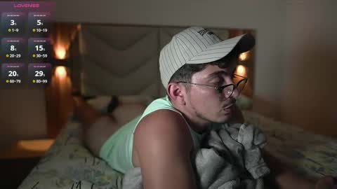 Snapshot of simoon_01 chatting on 12.04.25 SIMOON online show from 12.04.25