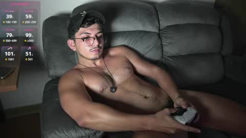 Snapshot of simoon_01 chatting on 12.05.25 SIMOON online show from 12.05.25